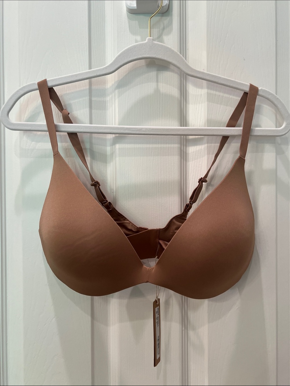 NWT Skims Wireless Form Super Push-Up Bra
36C in Sienna